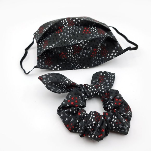 Christmas Scrunchy and Face Mask Matching Set - Picture 1 of 12